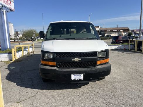 Used 2011 Chevrolet Express 2500 image 5