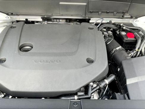 New 2026 Volvo XC90 B6 Ultra w/ Protection Package image 13