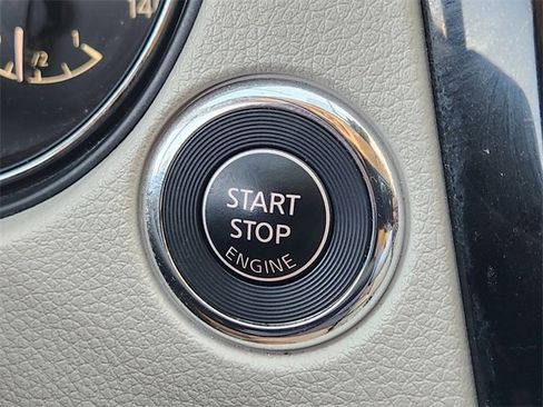 Used 2022 Nissan Rogue Sport SV image 27