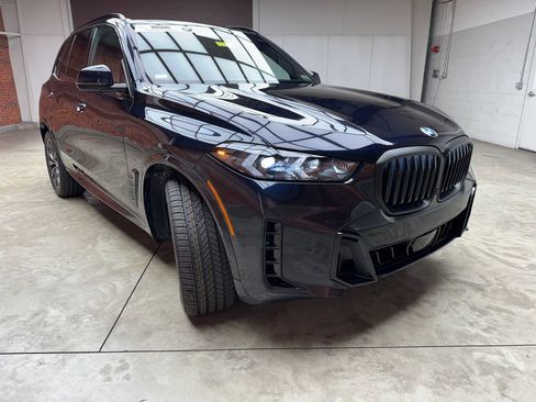 Certified 2024 BMW X5 xDrive40i w/ M Sport Package AWD/4WD image 6