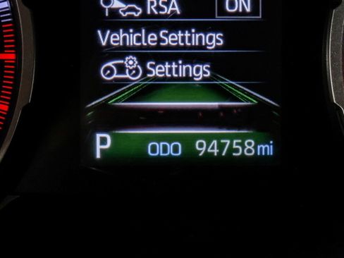 Used 2021 Toyota RAV4 LE FWD image 20