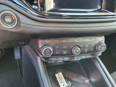 Used 2023 Dodge Durango SXT RWD image 9