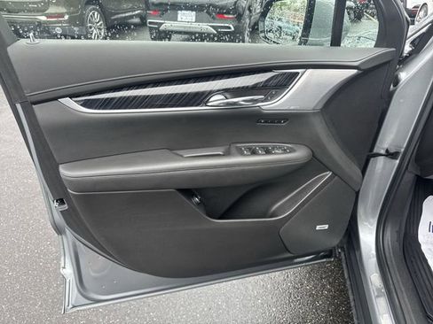 Used 2023 Cadillac XT6 Premium Luxury AWD/4WD image 23
