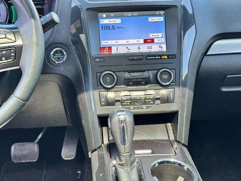 Certified 2019 Ford Explorer XLT w/ Equipment Group 202A FWD image 14