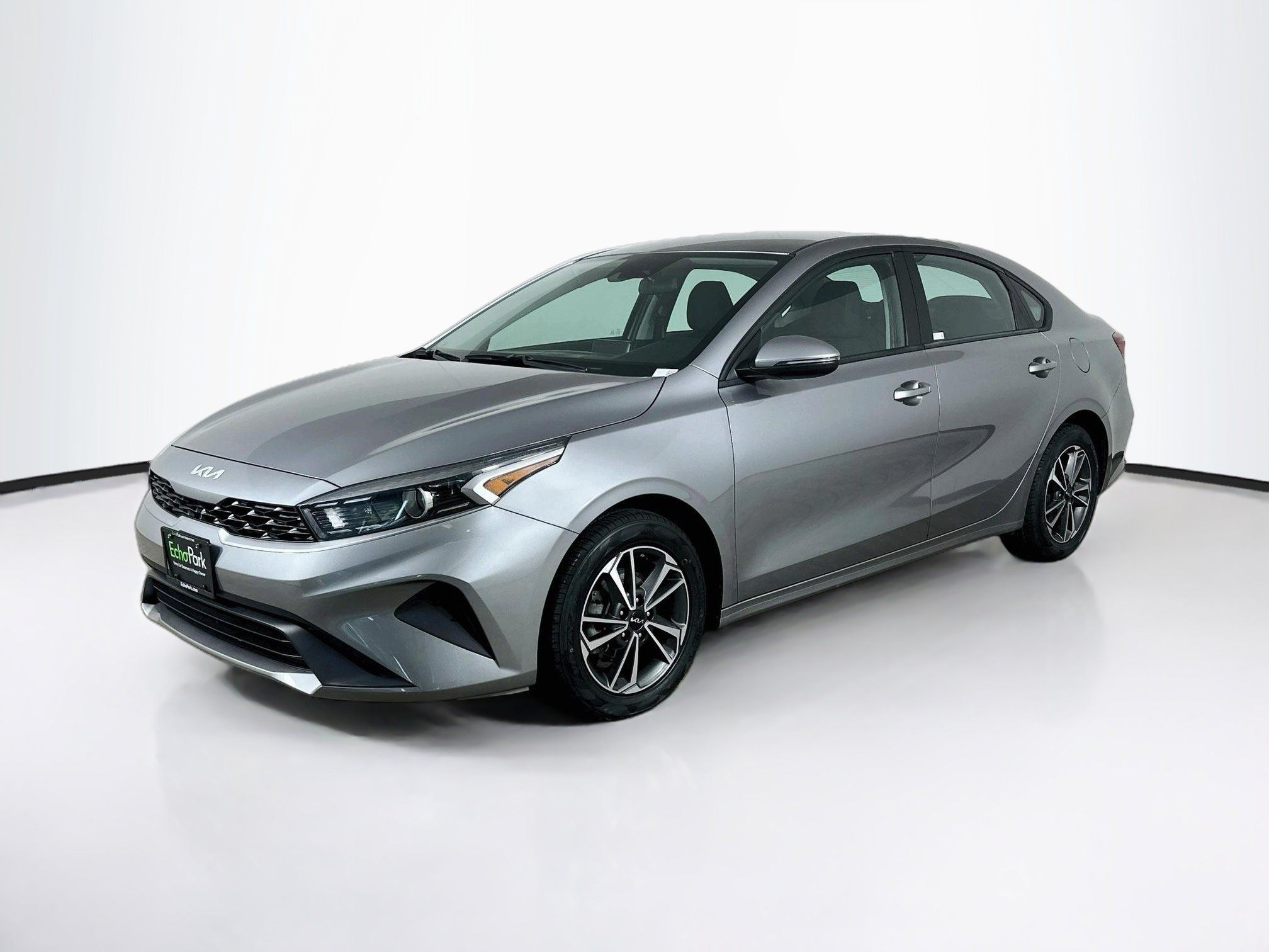 Used 2023 Kia Forte LXS w/ LXS Technology Package FWD image 3