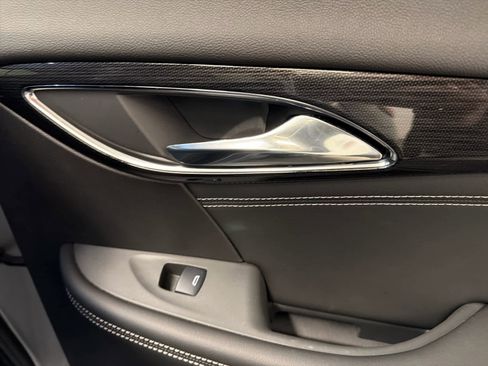 Used 2023 Buick Envision Essence image 36