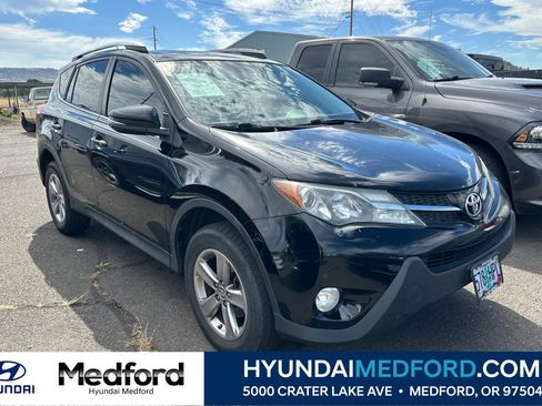Used 2015 Toyota RAV4 XLE AWD/4WD image 1