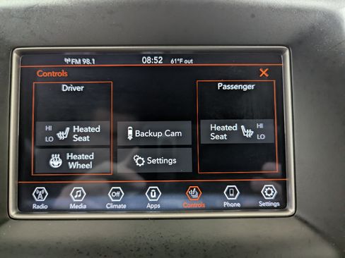 Used 2018 Jeep Grand Cherokee Laredo AWD/4WD image 21