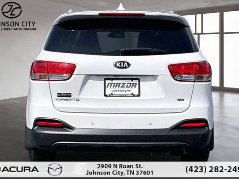 Used 2016 Kia Sorento AWD w/ LX Convenience Package image 4