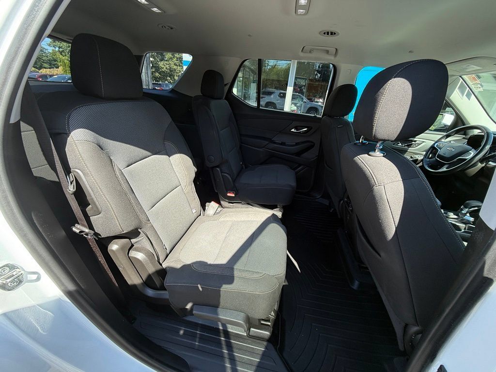 Used 2021 Chevrolet Traverse LT AWD/4WD image 38