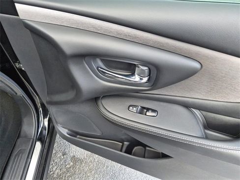 Certified 2022 Nissan Murano SV image 15