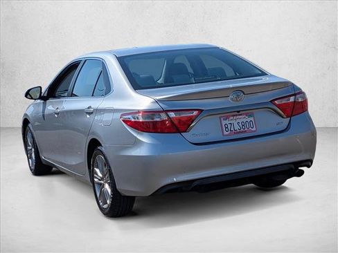 Used 2017 Toyota Camry SE FWD image 8