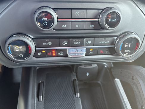 New 2025 Ford Bronco Badlands image 15