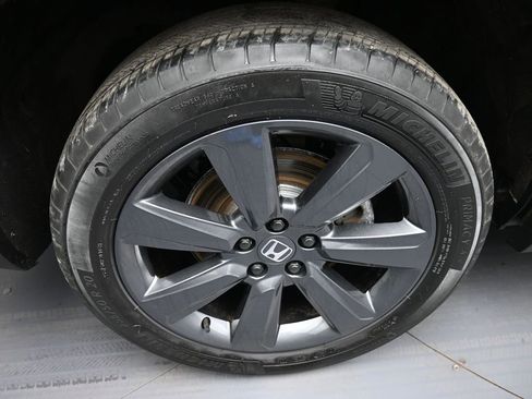 Used 2023 Honda Pilot Sport image 12