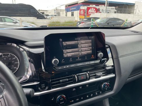 Used 2025 Nissan Pathfinder SV image 20