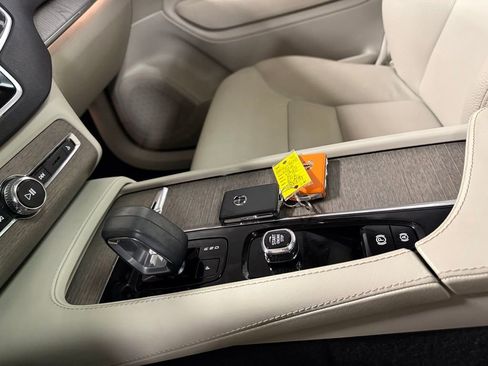 Used 2023 Volvo XC90 B6 Plus w/ Protection Package Premier AWD/4WD image 14