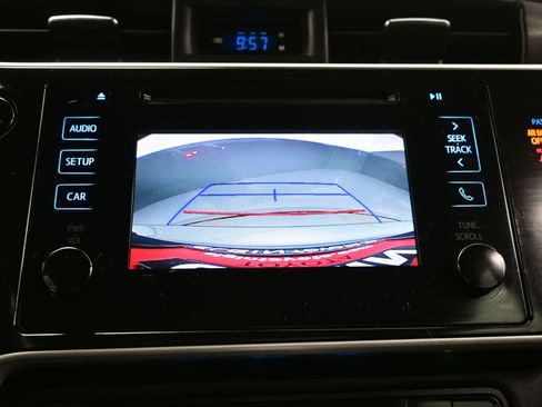 Used 2019 Toyota Corolla LE image 17