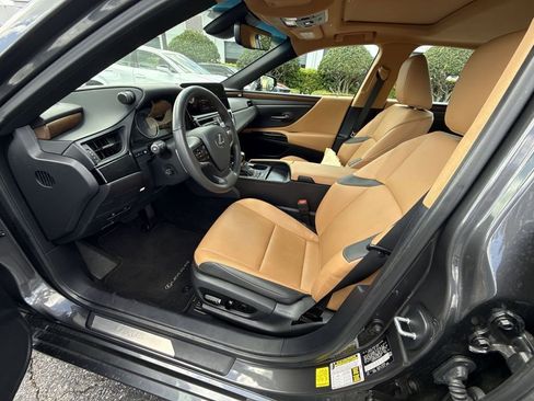 Used 2025 Lexus ES 350 350 w/ Premium Package image 30