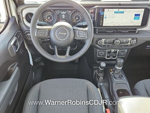 New 2025 Jeep Gladiator Sport image 7