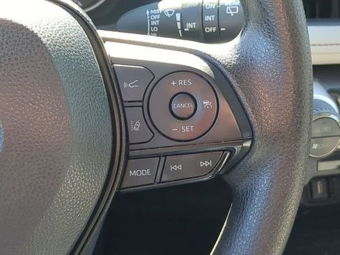 Used 2022 Toyota RAV4 XLE image 27