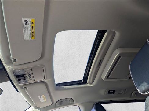 Used 2025 Honda Odyssey Elite image 16