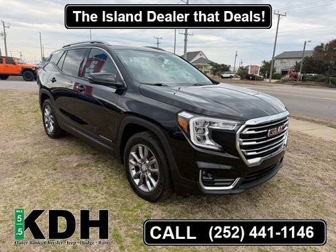 Used 2024 GMC Terrain SLT image 1