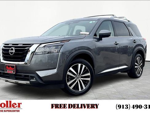Used 2024 Nissan Pathfinder Platinum w/ Cargo Package image 1