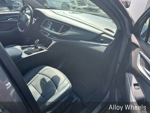 Used 2019 Buick Enclave Essence FWD image 9