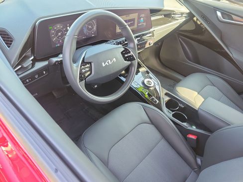 Used 2025 Kia Niro Wind FWD image 6