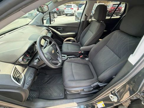 Used 2018 Chevrolet Trax LT FWD image 7