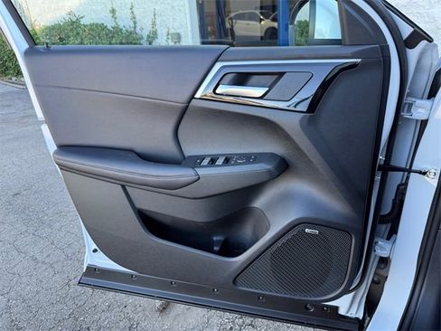 New 2025 Mitsubishi Outlander SE image 11