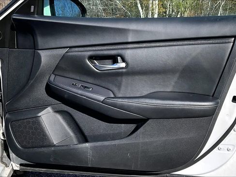 Used 2023 Nissan Sentra SV image 23