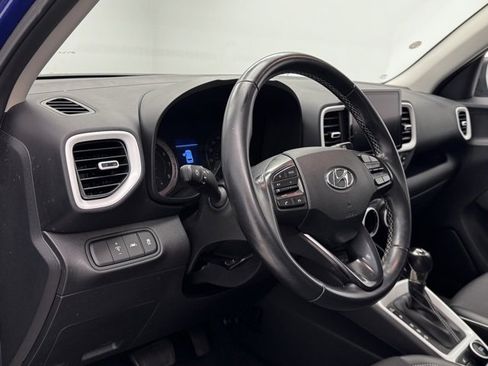 Used 2022 Hyundai Venue Limited w/ Cargo Package image 16