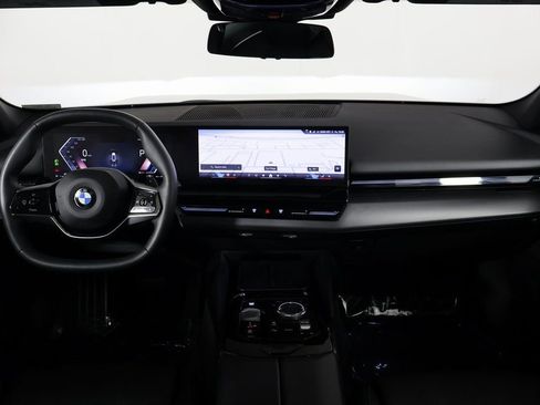 Used 2024 BMW 530i w/ Convenience Package image 8