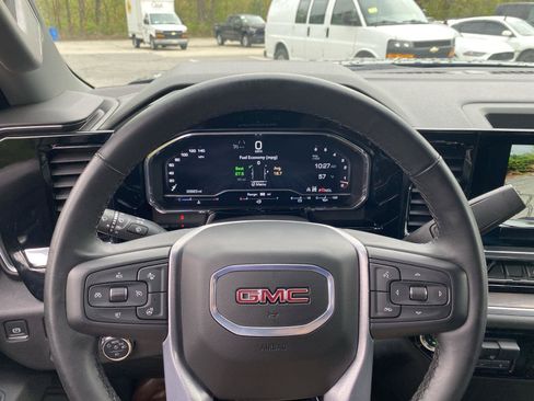 Used 2025 GMC Sierra 1500 SLT AWD/4WD image 25