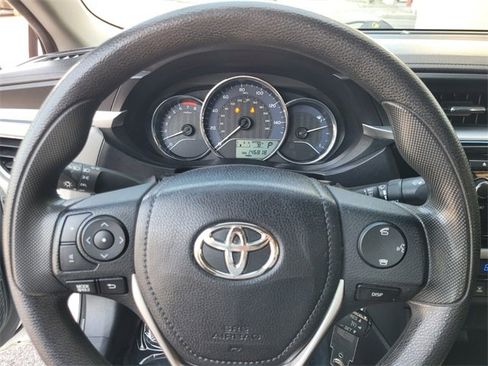 Used 2015 Toyota Corolla LE image 27