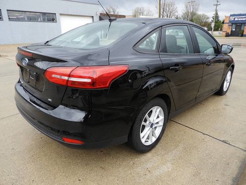 Used 2018 Ford Focus SE FWD image 9