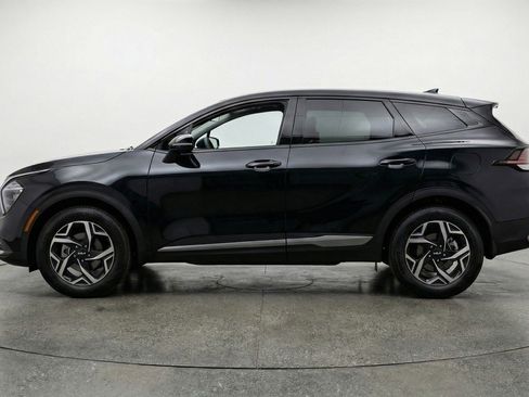 Used 2025 Kia Sportage LX image 5