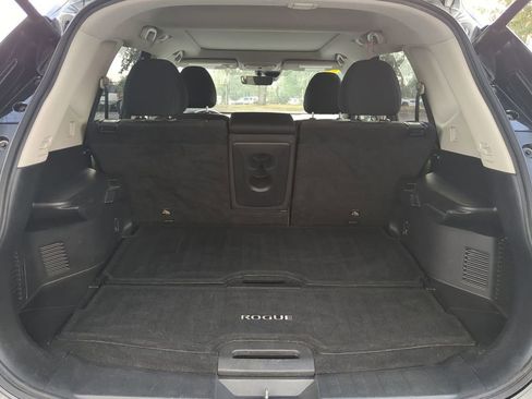 Certified 2019 Nissan Rogue SV w/ Sun & Sound Touring Package image 13