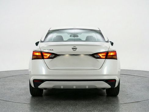 Used 2025 Nissan Altima 2.5 SV image 7