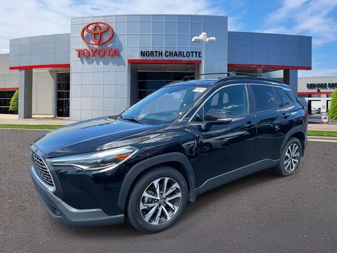 Used 2024 Toyota Corolla Cross XLE w/ Convenience Package AWD/4WD image 5