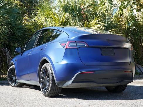 Used 2021 Tesla Model Y Long Range image 6