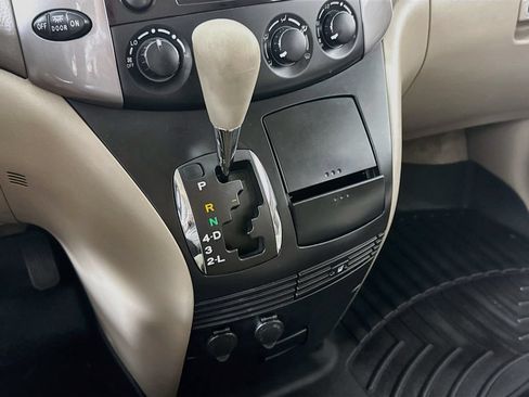 Used 2009 Toyota Sienna CE FWD image 15