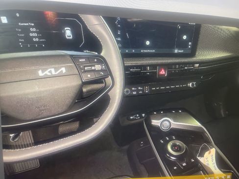 Used 2025 Kia EV6 Wind RWD image 10