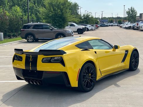 Used 2019 Chevrolet Corvette Z06 RWD image 12