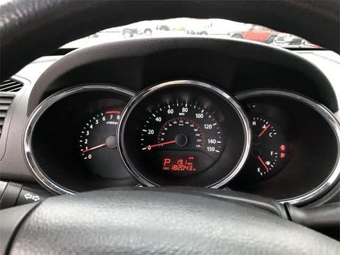 Used 2011 Kia Sorento LX image 17