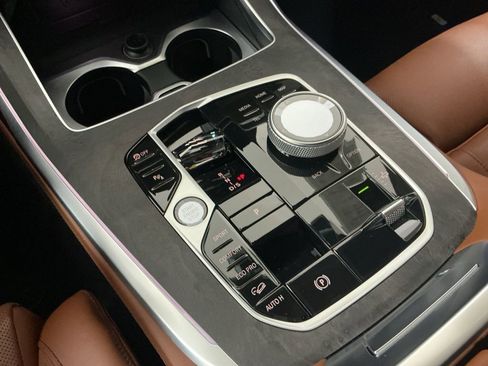 Certified 2025 BMW X7 M60i image 13