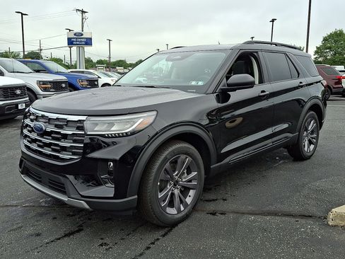 New 2026 Ford Explorer Active w/ Active Comfort Package AWD/4WD image 2