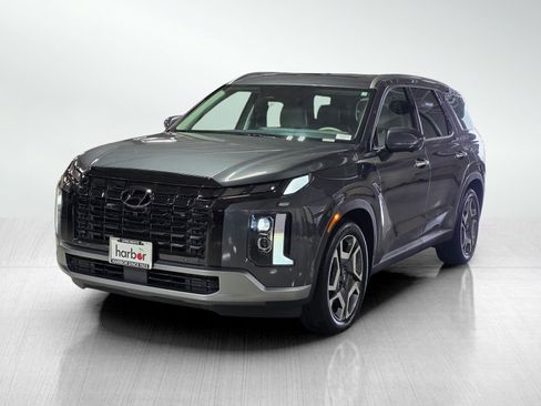 Used 2023 Hyundai Palisade Limited image 3