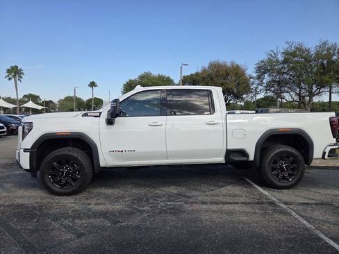 Used 2025 GMC Sierra 2500 AT4 image 4